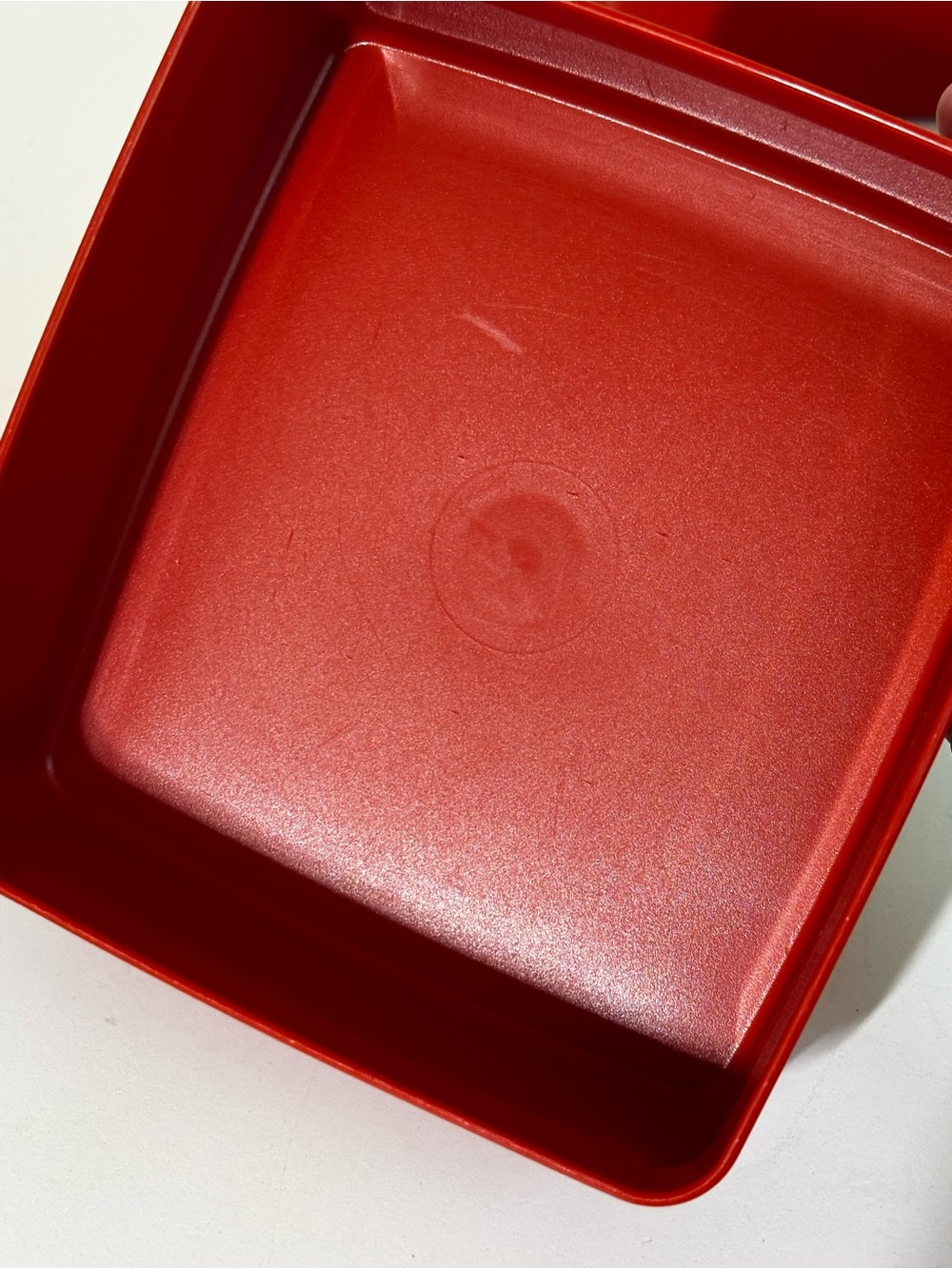 VTG Tupperware Red Square-A-Way Sandwich Keeper Set of 3: Models 670, 1458 - Picture 11 of 14